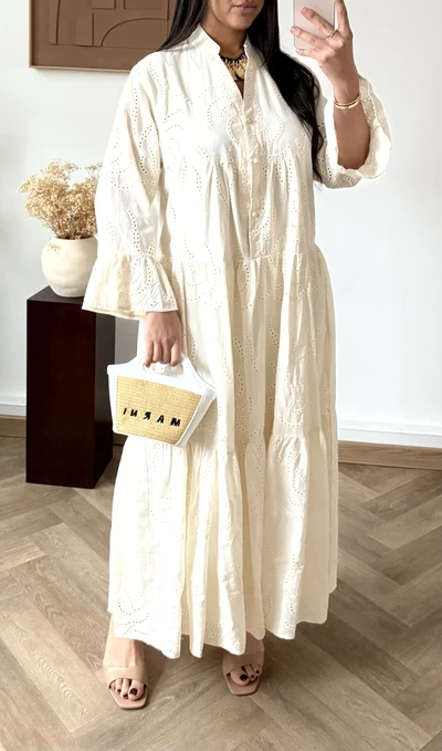 Traditionele Jurk met Borduursels